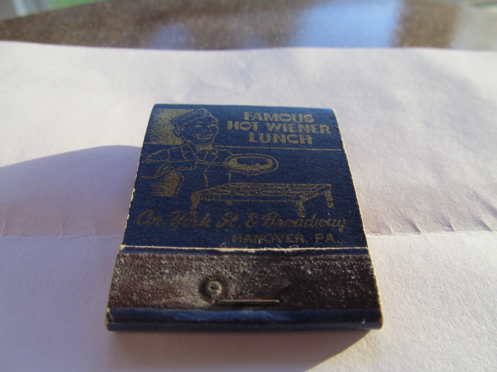 VINTAGE/ADVERTISING FAMOUS HOT WIENER LUNCH HANOVER PA Matchbook NICK MAVROS PRO