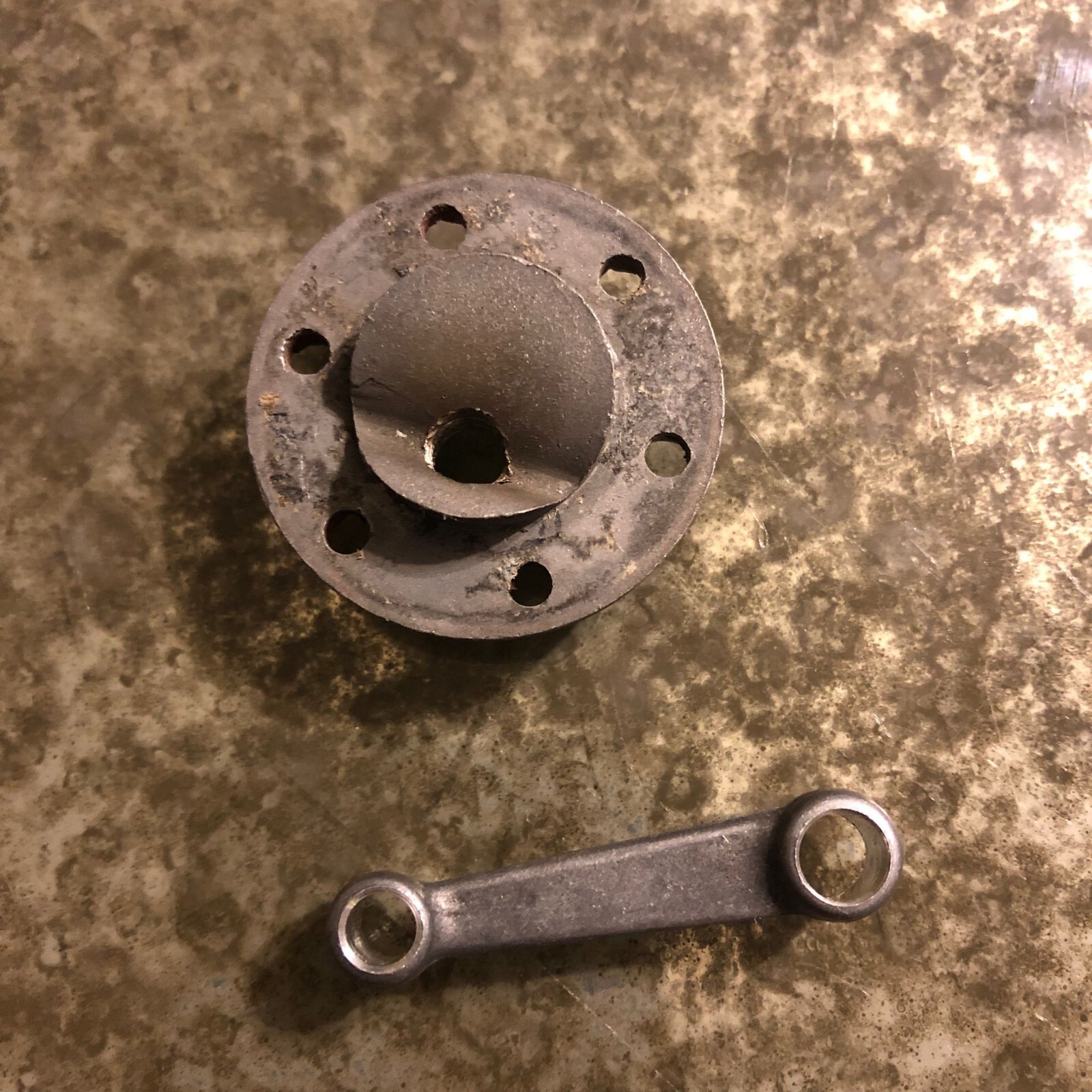 McCOY 29 SILVER CONTROL LINE NITRO MODEL AIRPLANE ENGINE PISTON HEAD & ROD GS1D