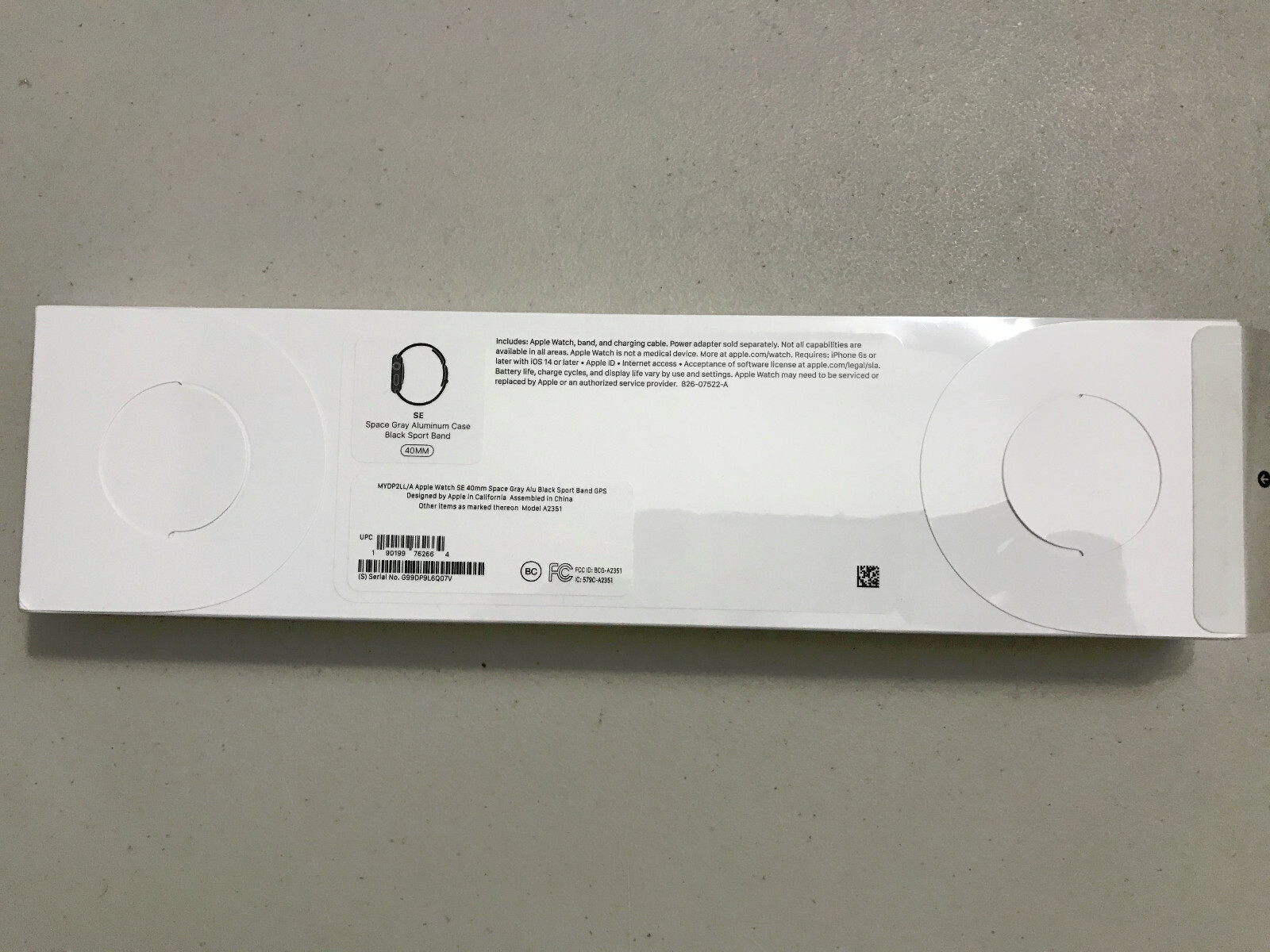 Apple Smart Watch SE GPS 40 mm MYDP2LL/A Space Gray Alumin Case Black Sport Band