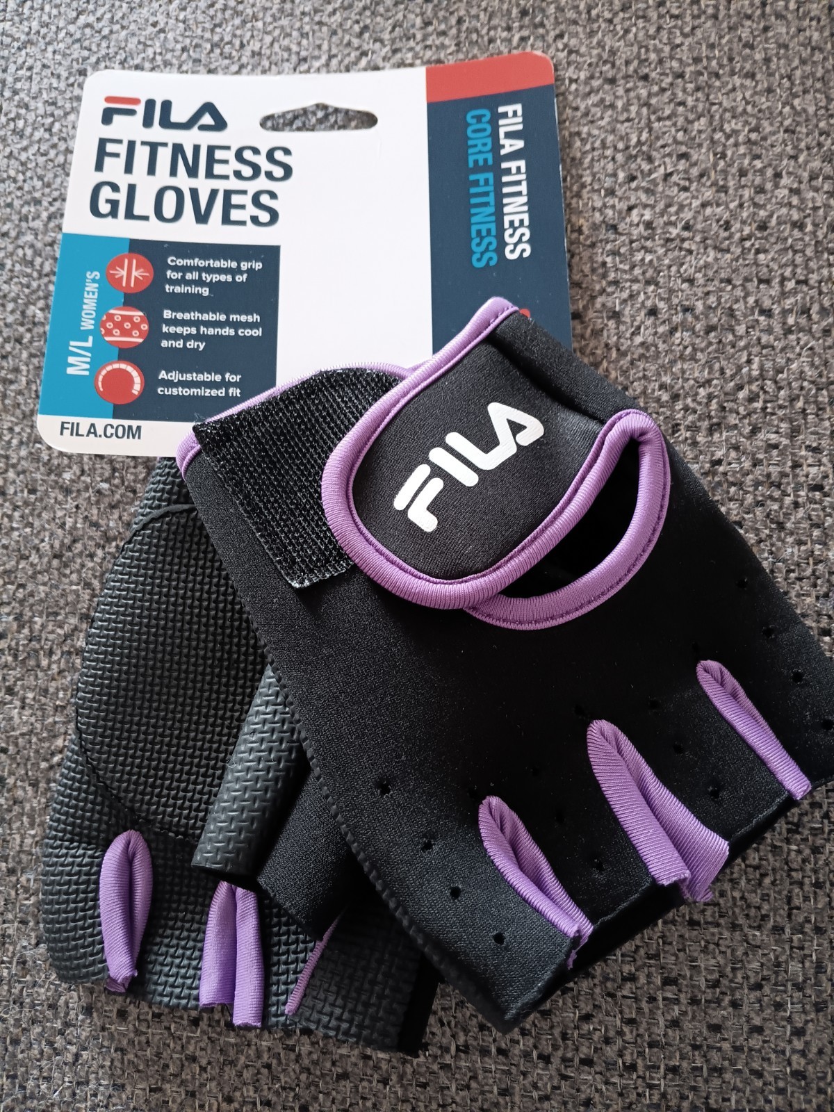NWT FILA WOMENS FITNESS FINGERLESS WORKOUT GLOVES COLOR BLACK/ PURPLE M/L,,LOOK