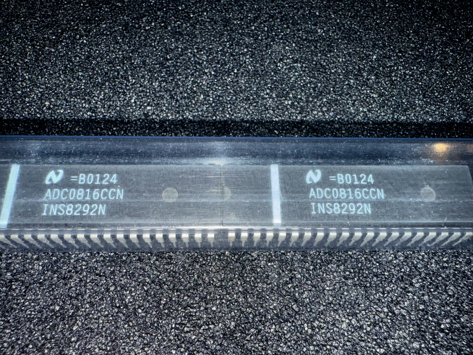 ADC0816CCN