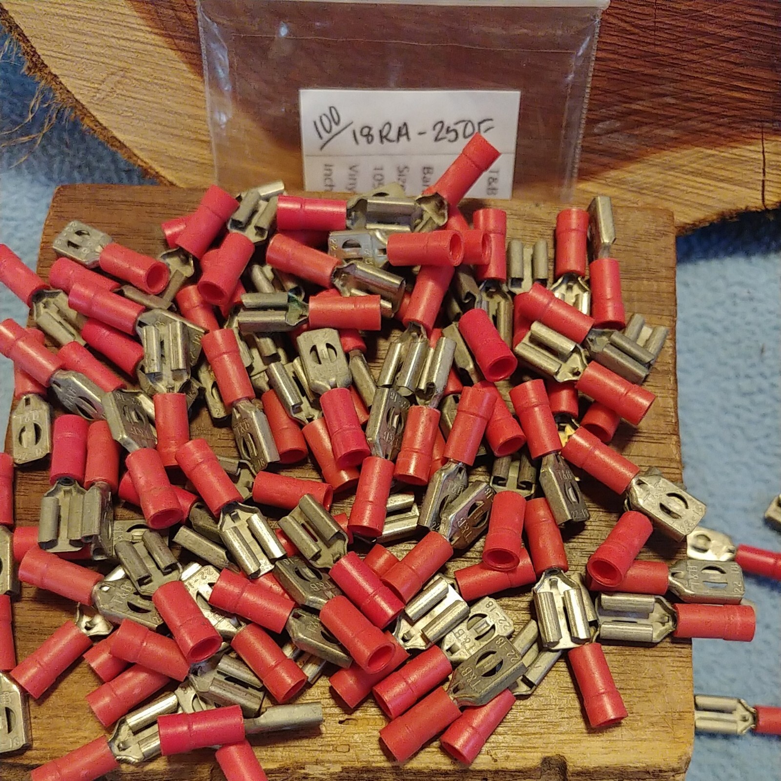 (100) Sta-kon 18RA-250F Insulated Female Disconnects 22-18 AWG  .25 x .032 T&B