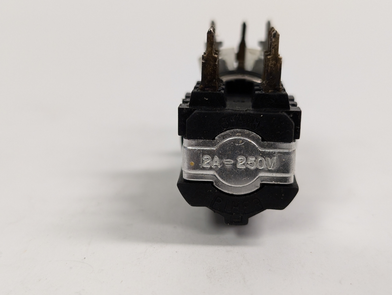 PIHER 1K LINEAR TAPER POTENTIOMETER w/SWITCH