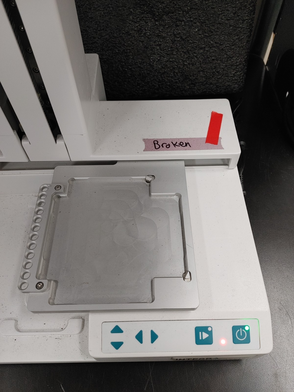 INTEGRA VIAFLO ASSIST Automating Multichannel Pipette