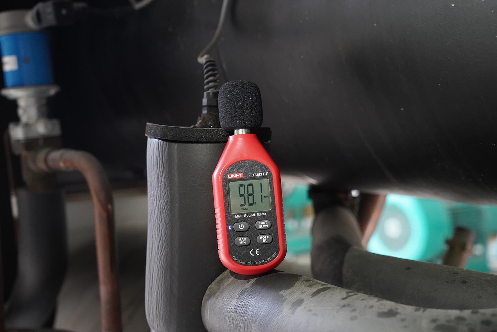 UNI-T UT353-BT Mini Sound Level Meter Adjustable Sampling RateLCD Backlight