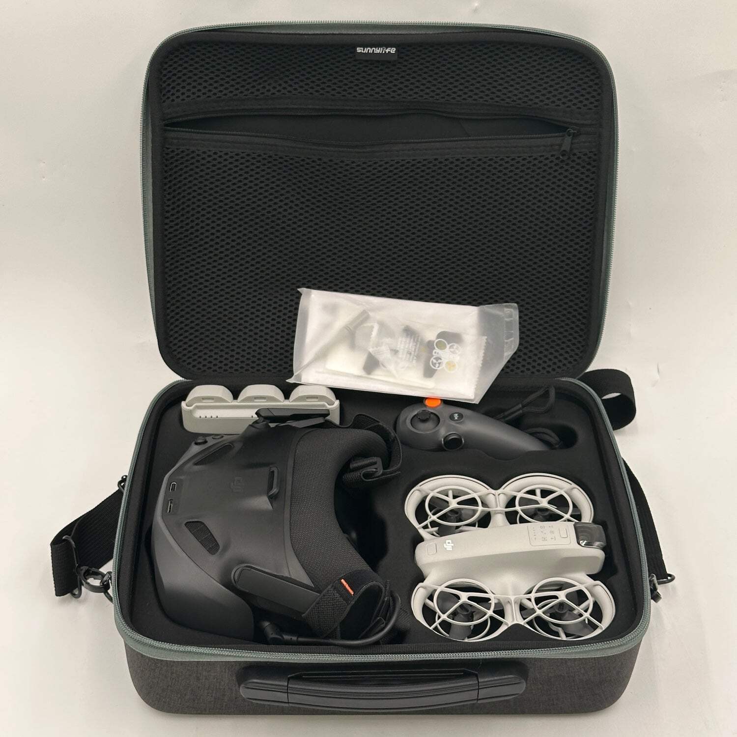 DJI Neo 4K Camera Drone DN1A0626 with Accessories