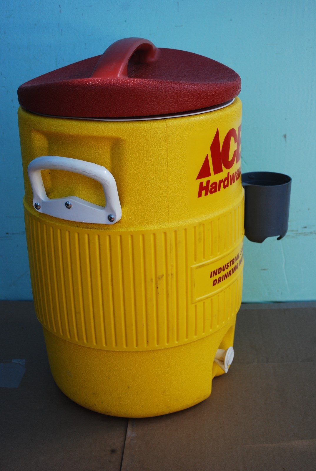 IGLOO 5 GALLON ACE HARDWARE INDUSTRIAL WATER COOLER