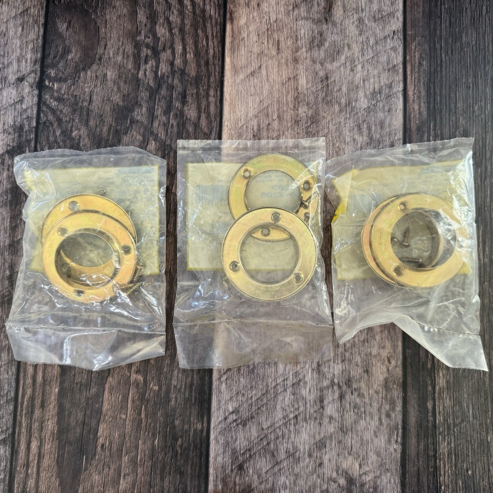 STANLEY CLOSET POLE SOCKETS 19-3205 Brass