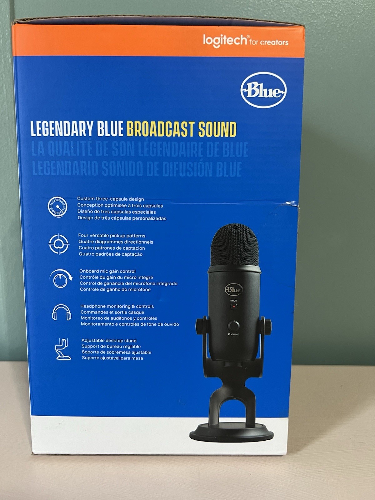 Blue Yeti USB Microphone Black, Mute Switch, Gain Control, Gaming, Streaming