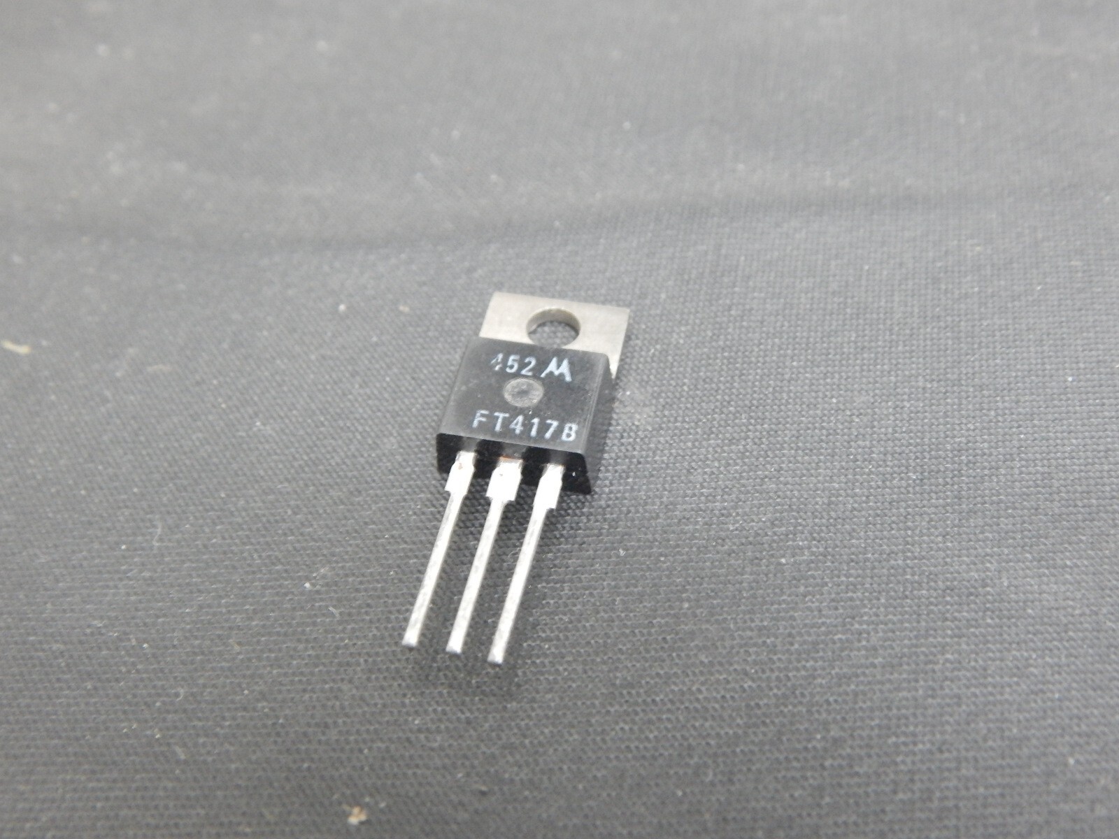 MOTOROLA FT417B TRANSISTOR TO-220 - USA SELLER FAST SHIPPING