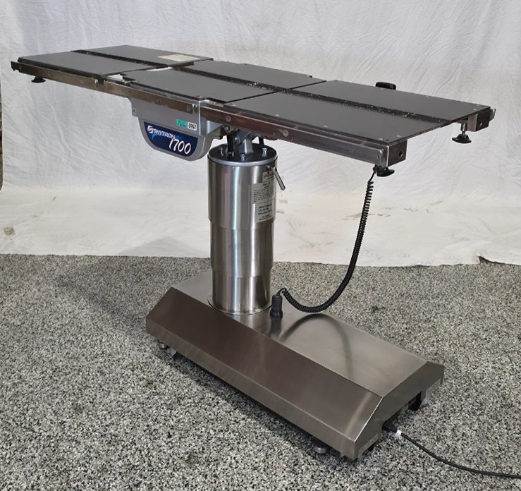Skytron 1700 Surgical Table- Great condition! Fully functional