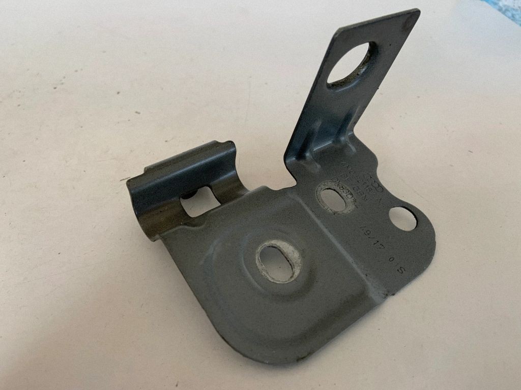 Audi Q7 4M 2017 Front Left Bracket Fender 4M0821167A MON14684