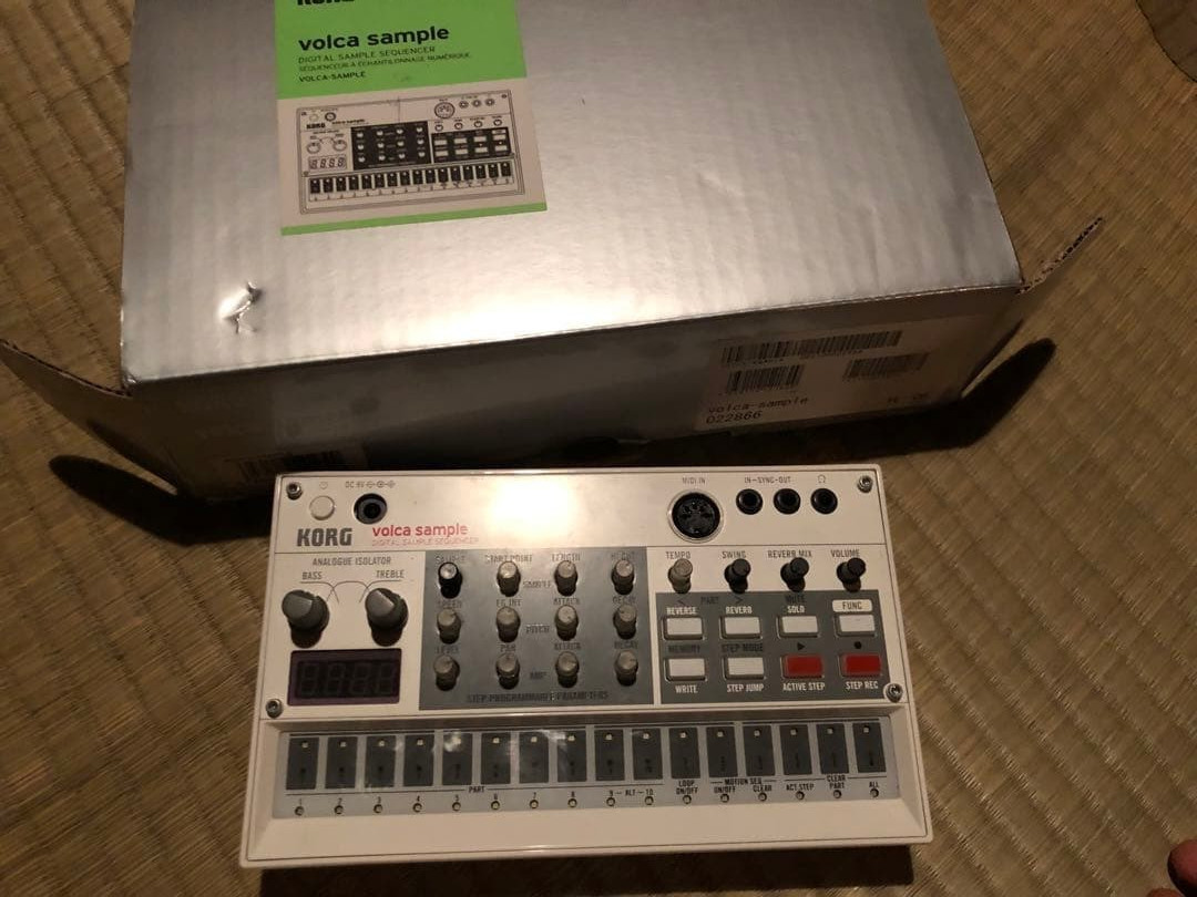 KORG volca sample Compact Digital Sample Sequencer Analogue Isolator With Box