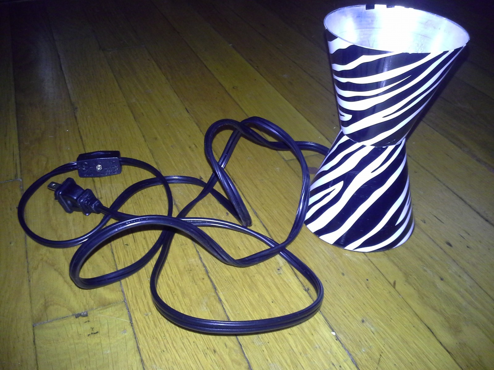 Collectible lava lamp base animal print tested/working