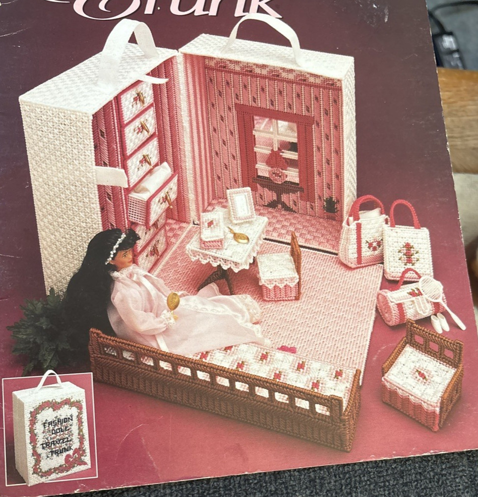 Vtg Rare Annie's Attic Fashion Doll Plastic Canvas TRAVEL TRUNK 1992 Bk 87D64