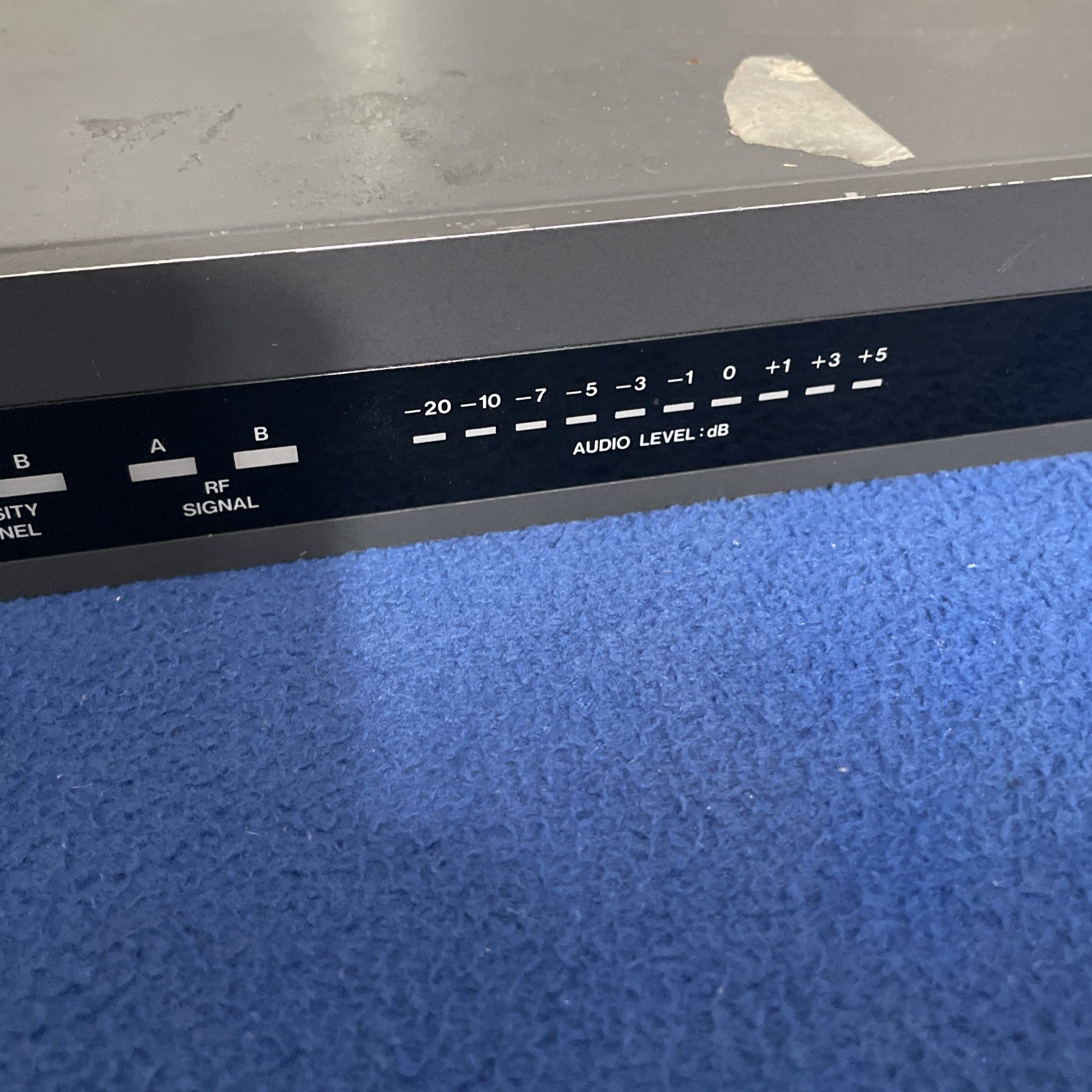 EV Electro-Voice MR-2000A Dual Receiver Diversity Wireless System