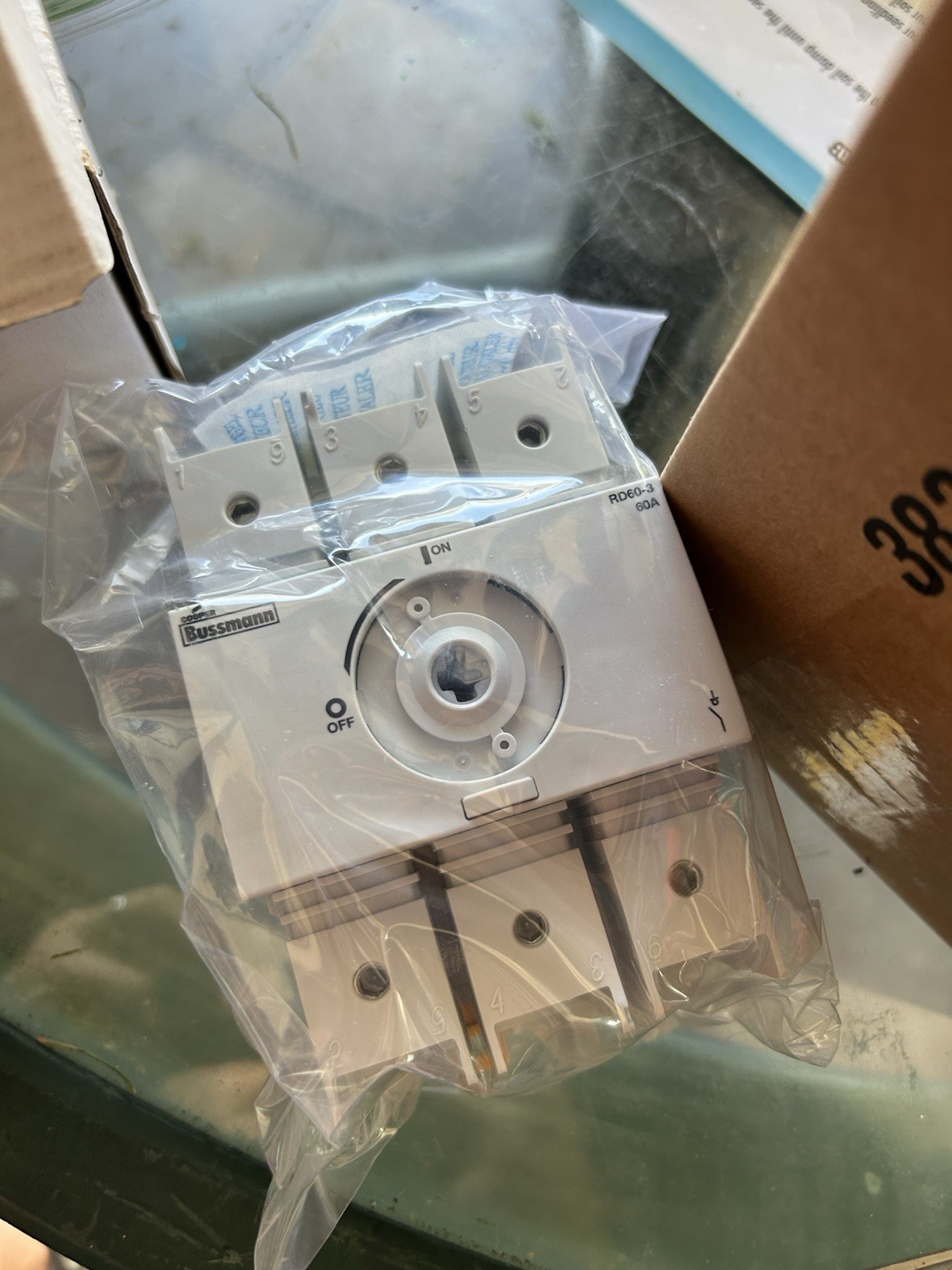 Cooper Bussmann RD60-3 60A 600V Rotary On/Off Switch, 2-Pos Panel Mount