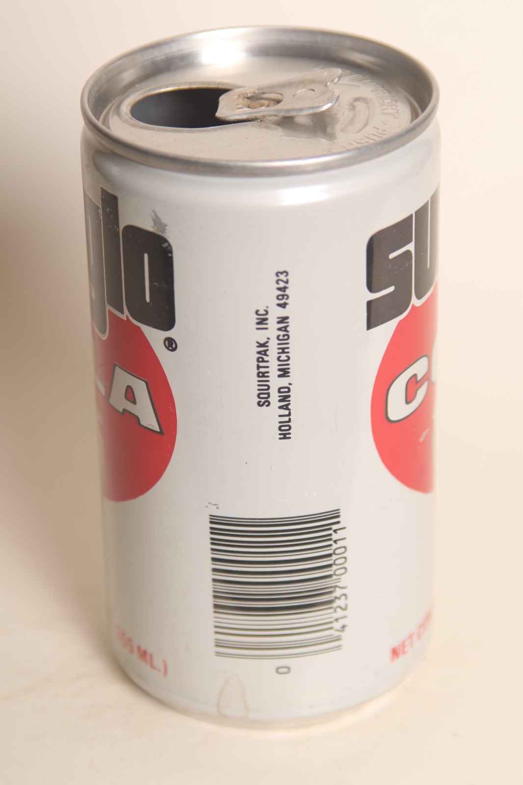 Sun-Glo Cola soda can
