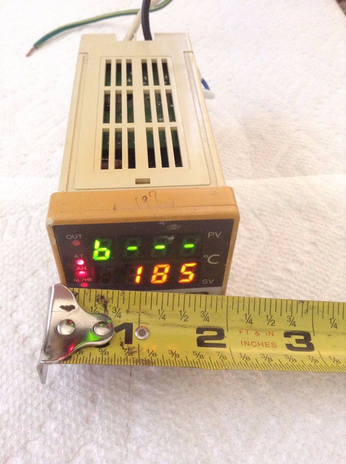 Shimaden SR71-8Y1-1C Temperature Controller