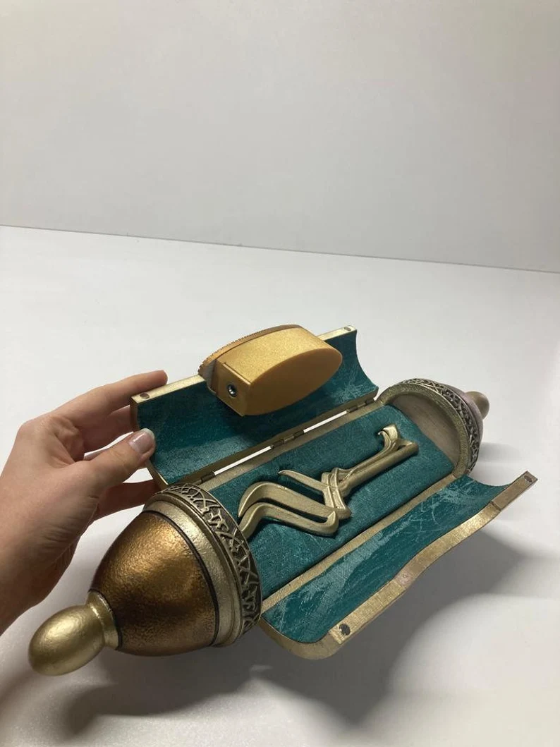 Hogwarts Legacy Magical Port Key, Vault Key