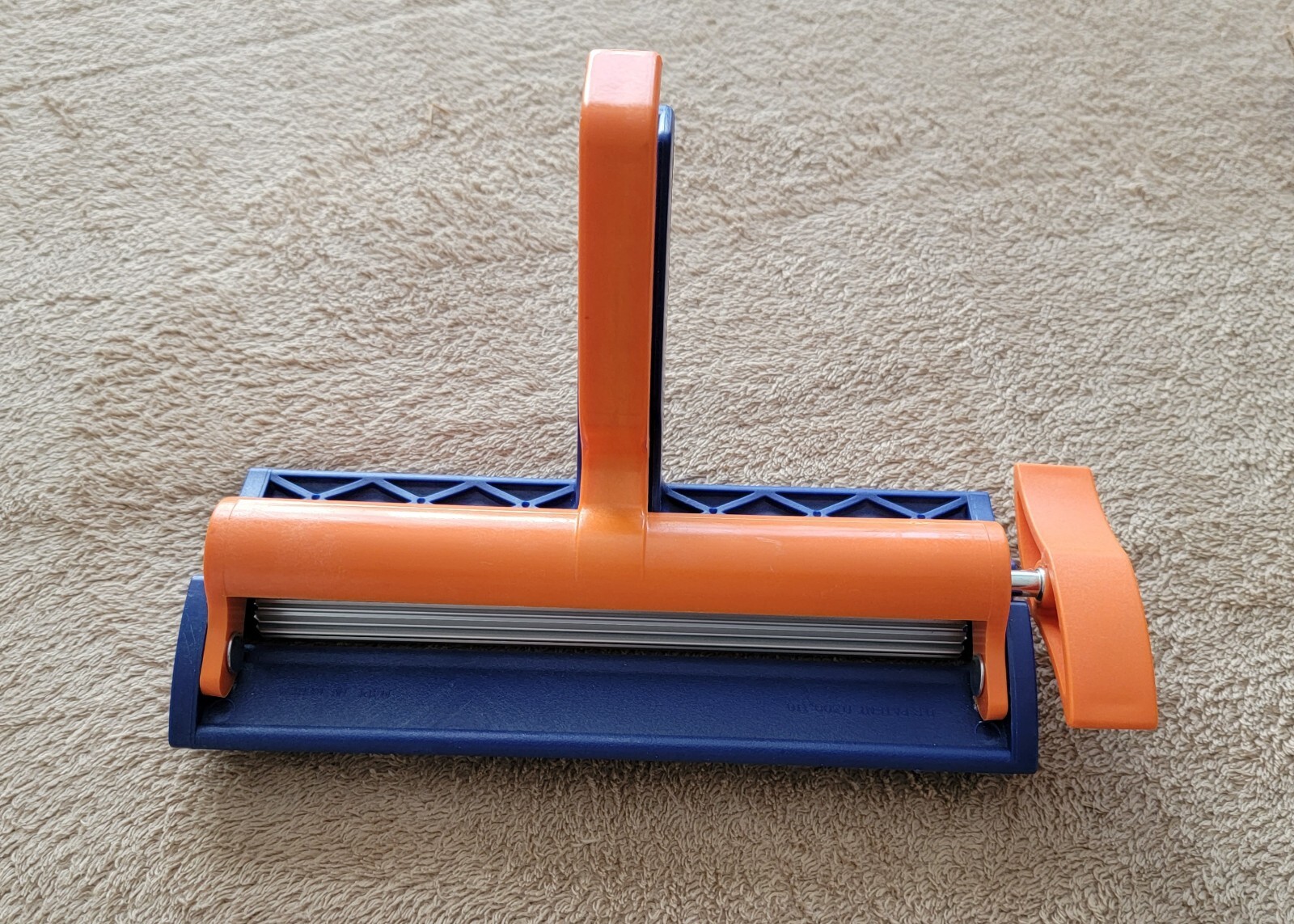 Fiskars Straight Edge Paper Crimping Tool 6.75" Scrap Book Art Roller