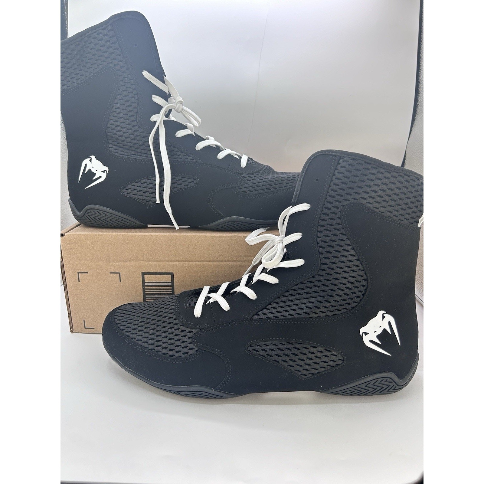 Venum Contender Men's High-Top Boxing Shoes Size 13.5 Black White VENUM04958-108