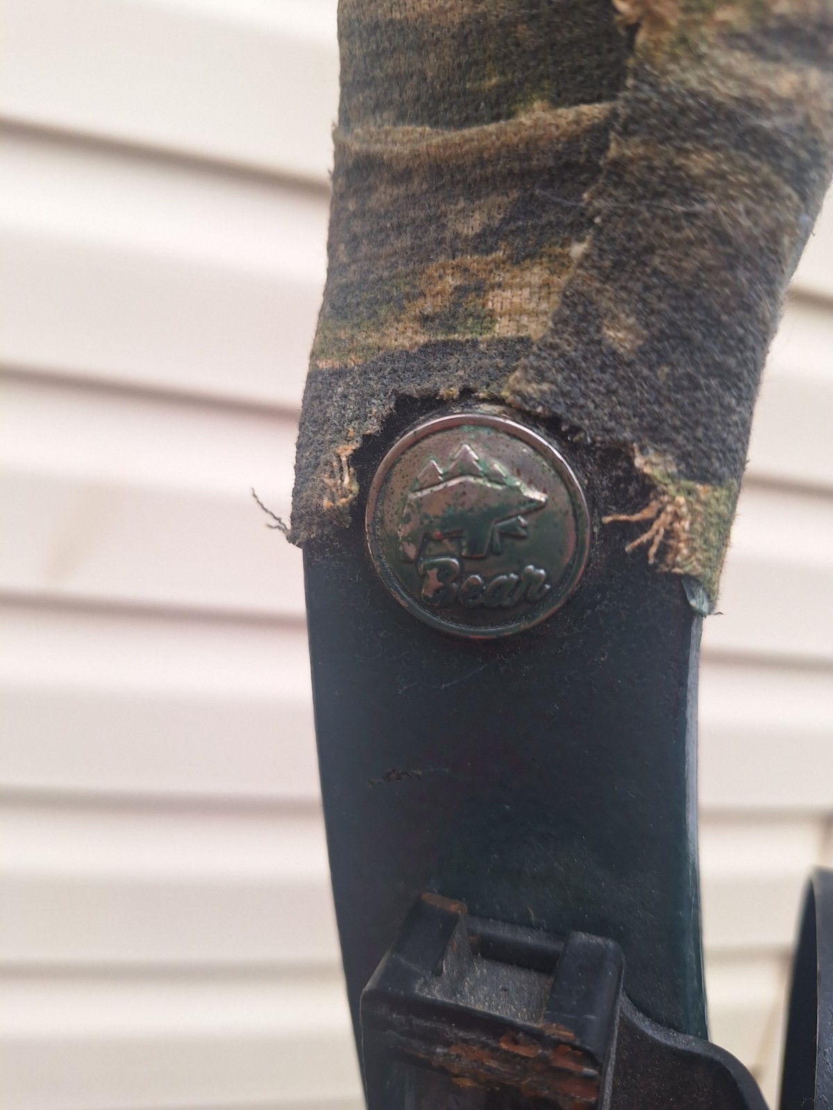 Vintage Bear Archery Compound Bow – 1970s – No Stabilizer / No Release