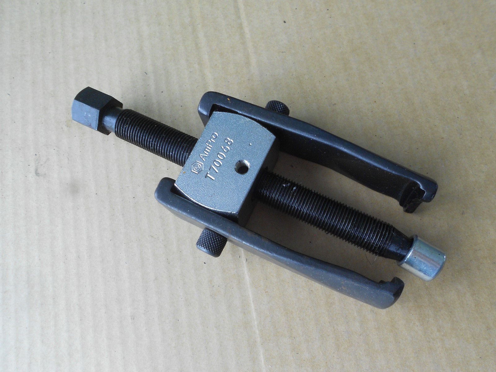 Ampro T70068 Pulley Puller Tool AmPro Removes Pressed on Pulleys
