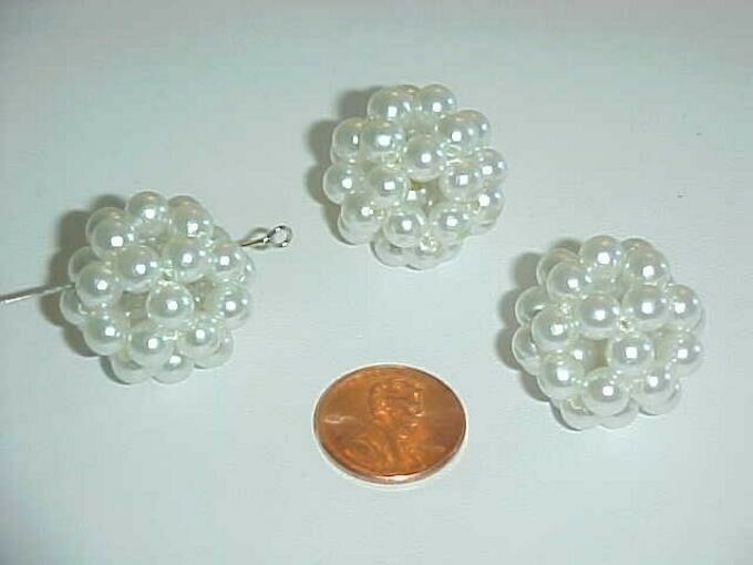6 VINTAGE JAPANESE PEARL BEADED ROUND 1" BALLS L687