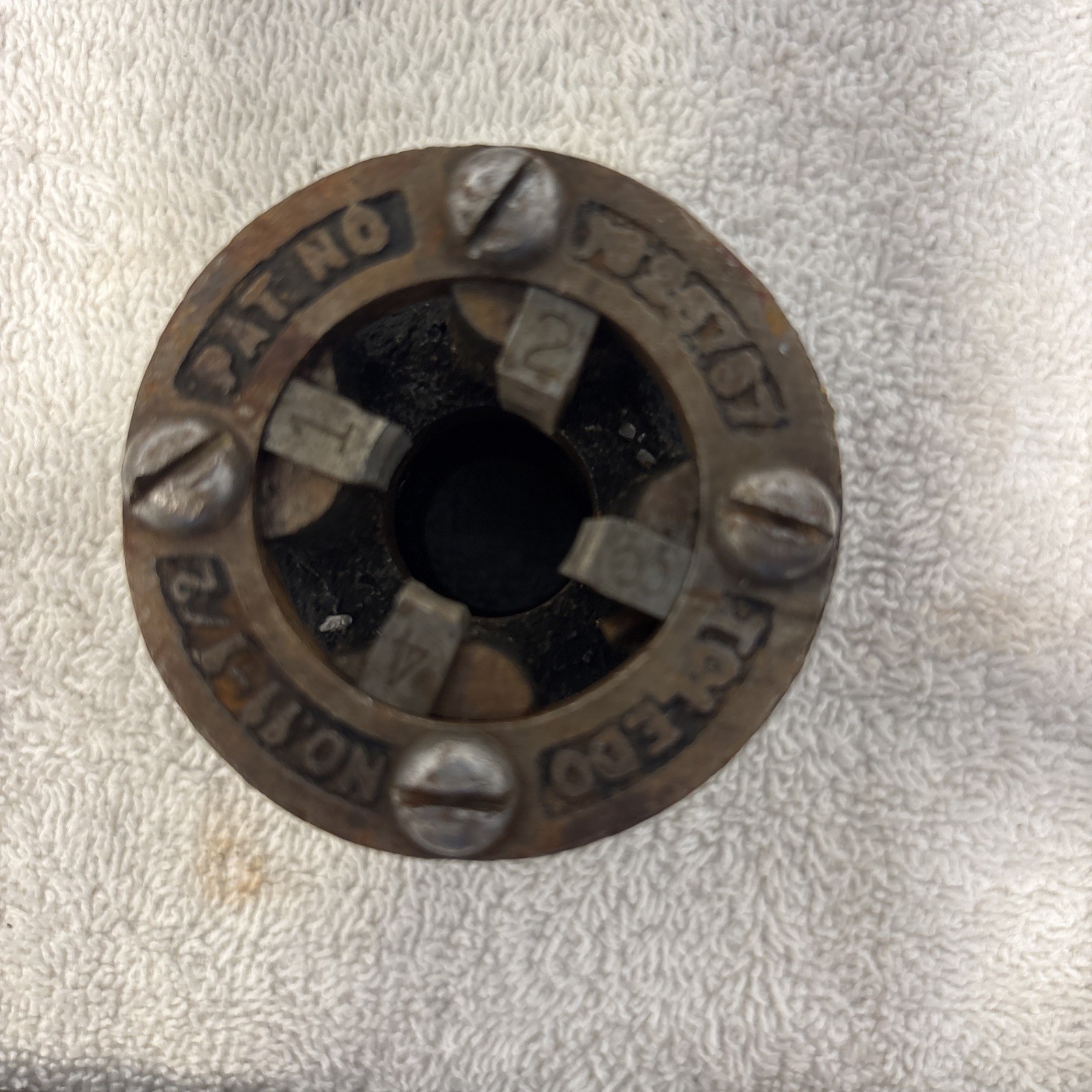 Toledo # 11 Ratcheting Pipe Threader with Handle and 5 Die Left Hand Thread