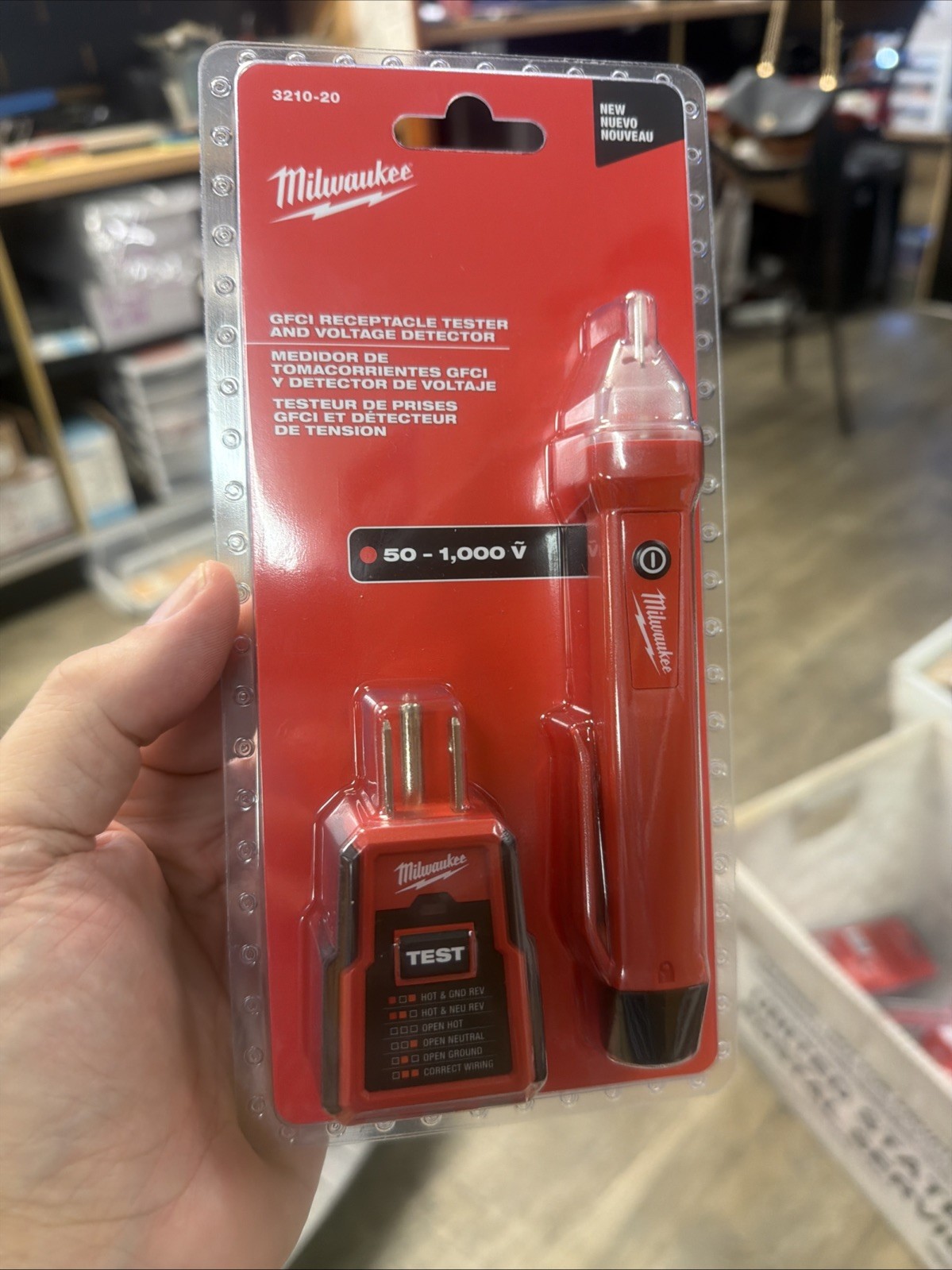 New Milwaukee 3210-20 GFCI Receptacle Tester & Voltage Detector 50-1000v