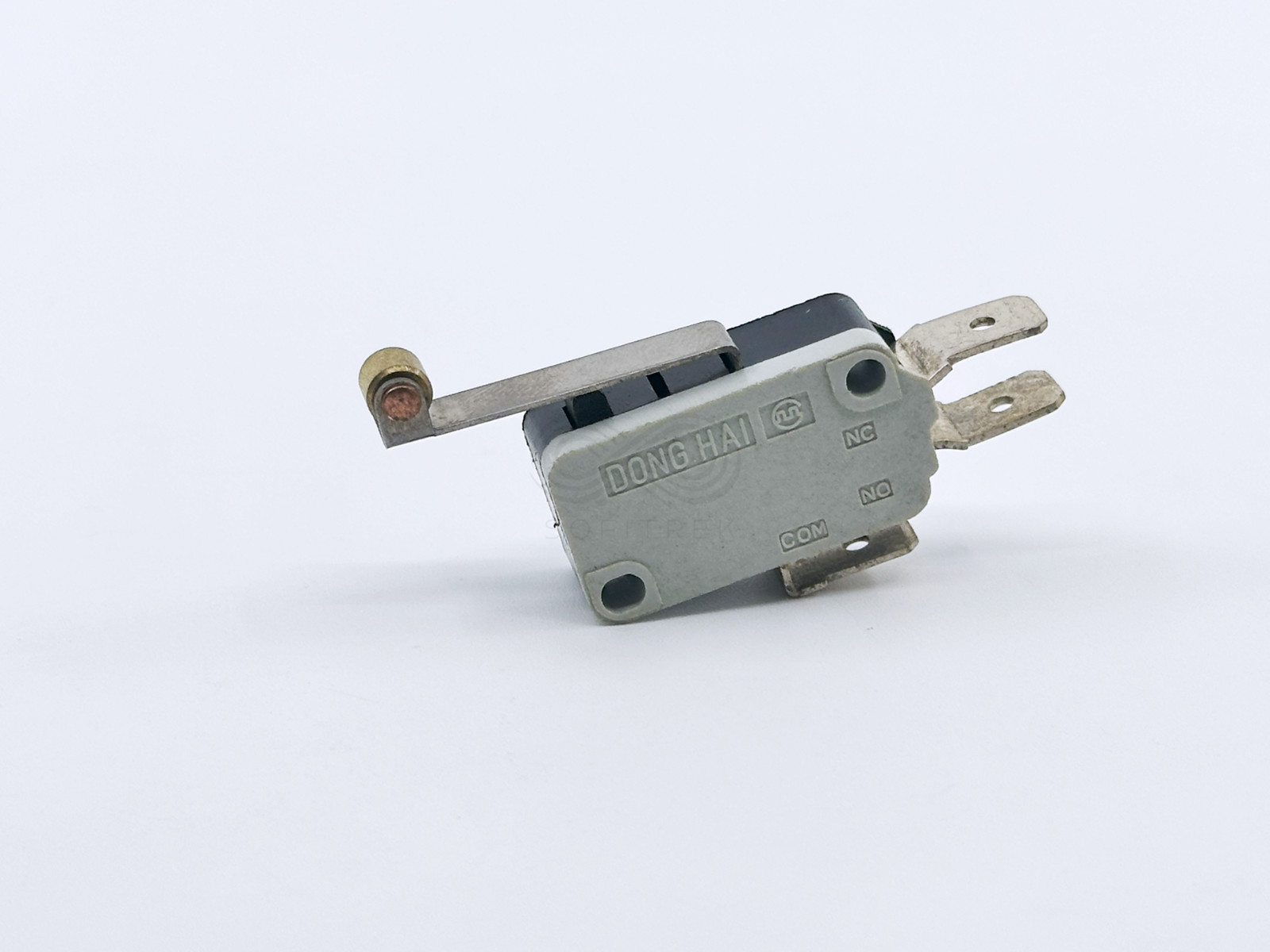 KW3-0Z DONG HAI Micro Switch Roller Lever NO/NC 16A 125/250VAC