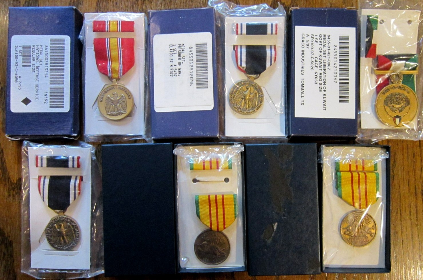 6 Vintage US Military Medals & Ribbon Bar Lot with 5 Boxes