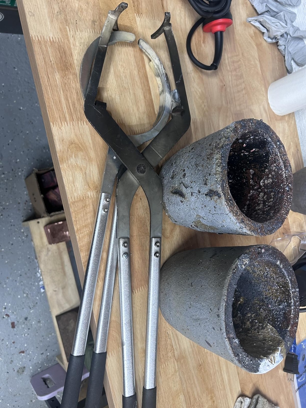 6 (13.2lbs-6kg) Crucible Tongs Set with Lifting Tongs, Pouring Tongs and 2 Graph