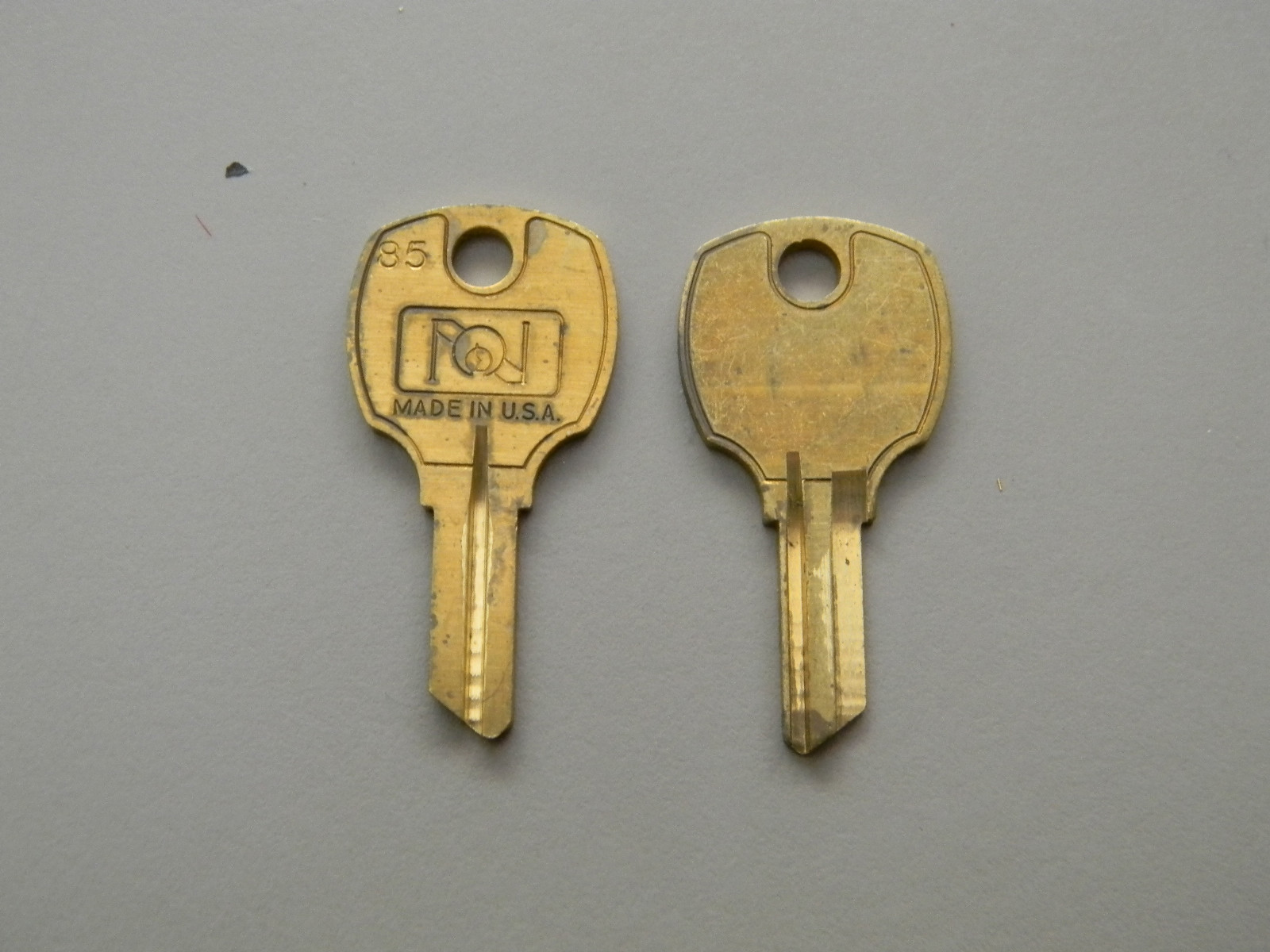 National Cabinet Key Blanks (2) Originals RO3