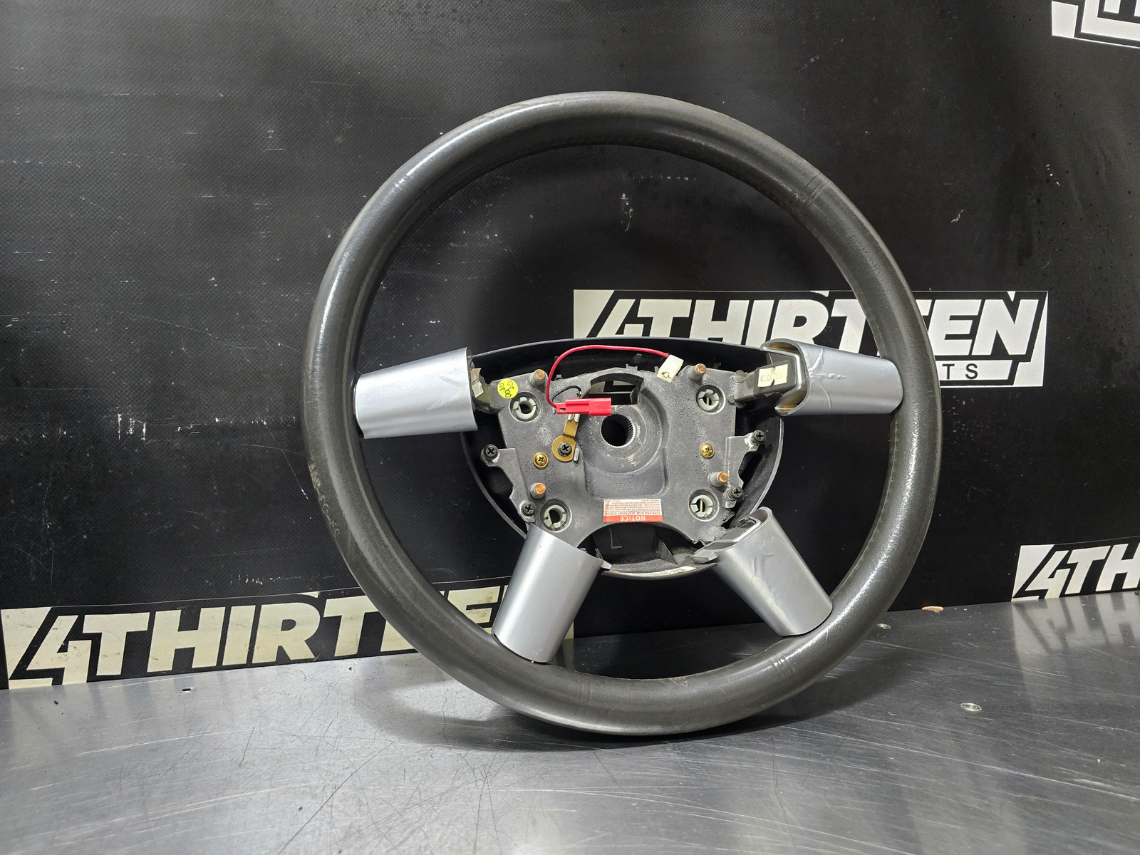 2004-2006 PONTIAC GTO STEERING WHEEL BARE USED 92119694 #N34