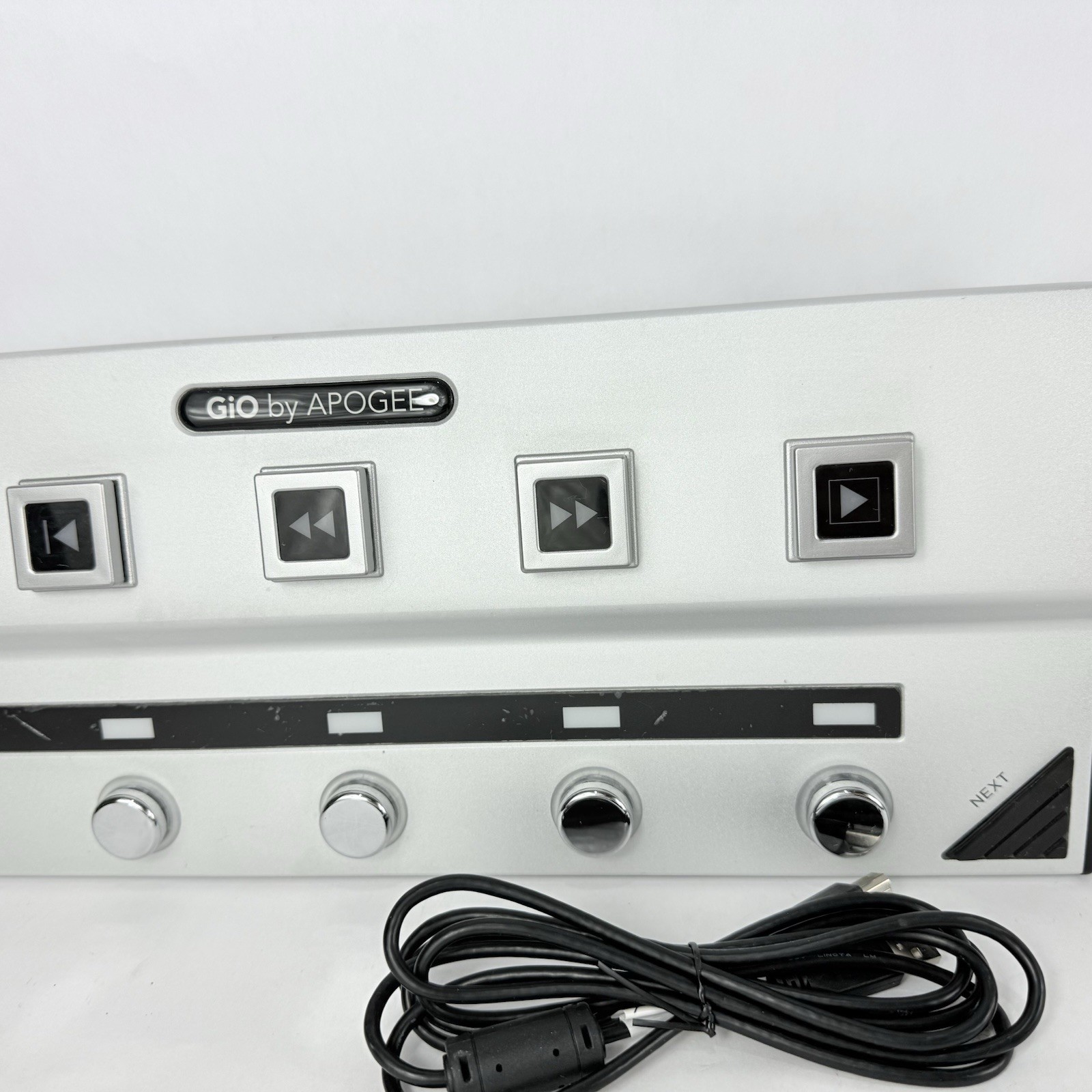 Apogee Silver Gio USB Stomp Interface Pedalboard Footcontroller Guitar FX