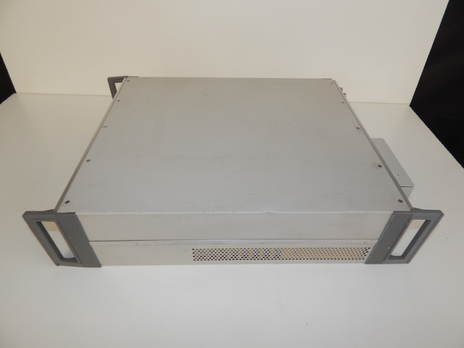 Gigatronics 6080A Synthesized Signal Generator (JWP21)