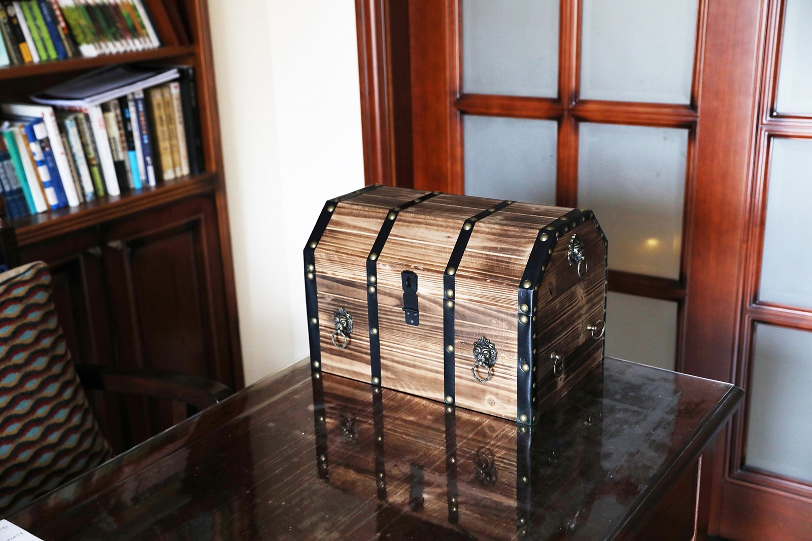Lockable Large Wooden Pirate Trunk with Lion Ring Handles