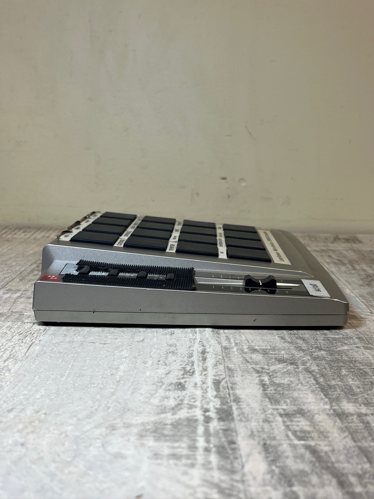 Akai Professional MPD16 USB/MIDI Pad Controller for Windows & Macintosh Tested
