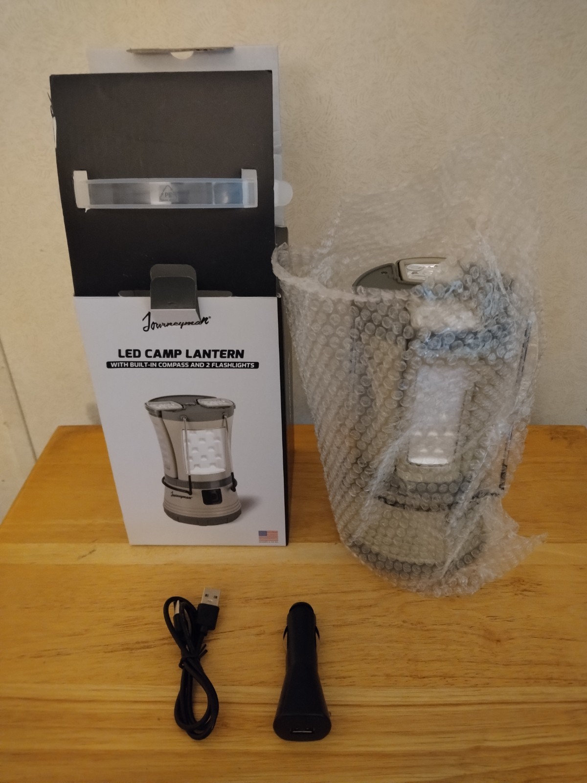 Journeyman Led Camp Lantern W/ Built-In Compass And 2 Flashlights