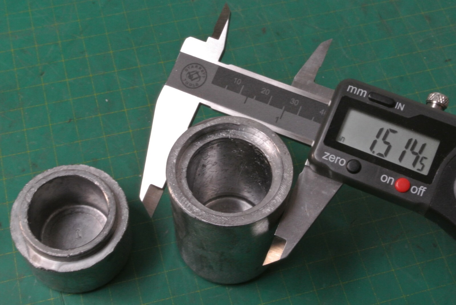 LEAD PIG for RADIOACTIVE MATERIALS SOURCES MINERALS STORAGE Pb container