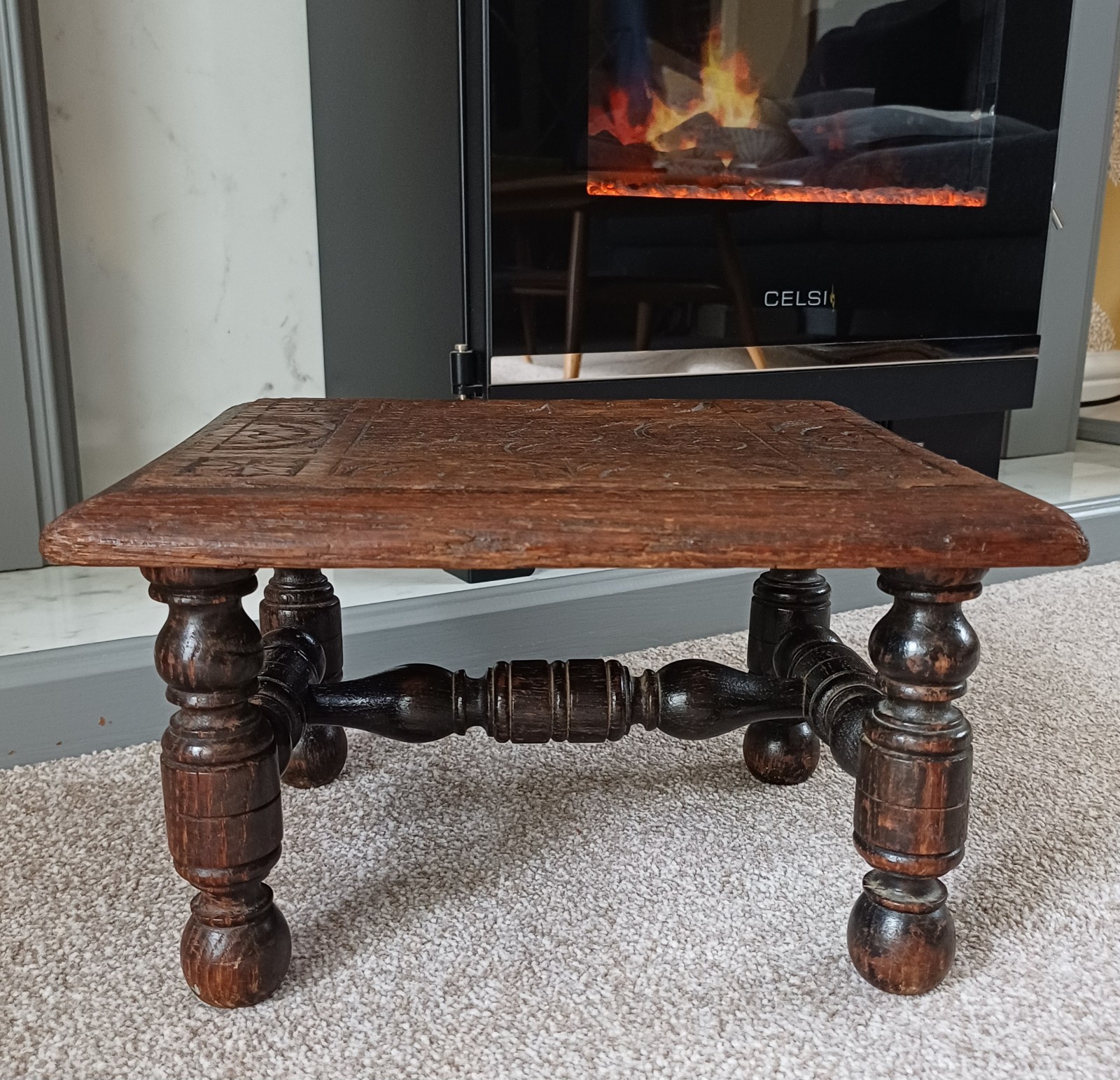 Antique Wood Candle Stool Or Fireside Kettle Stand Turned Legs Carved Top