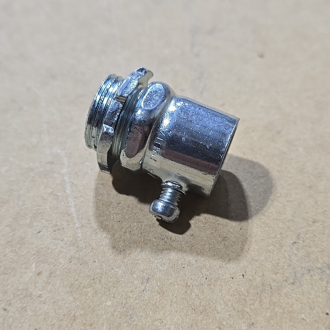 Box of 50 Eaton 450S Set Screw Type Box Connectors 1/2" for Thinwall EMT