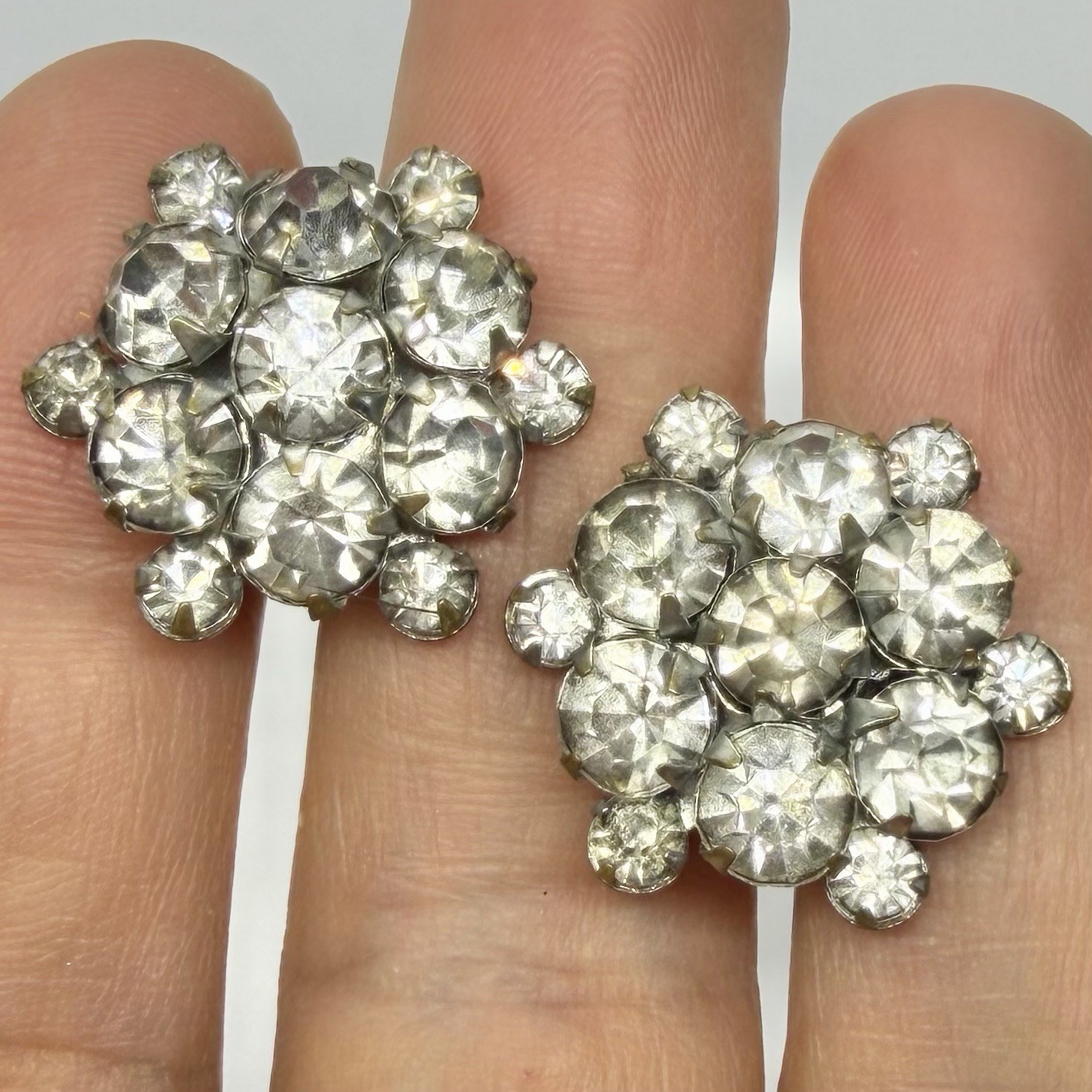 Vtg Art Deco Clear Rhinestone Starburst Earrings Screwback Silvertone Prong Set