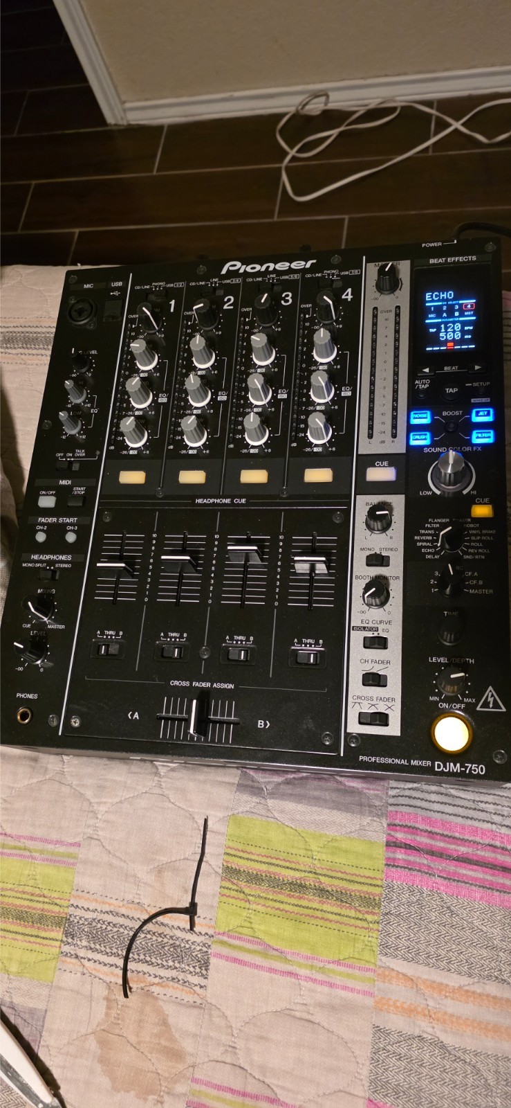 Pioneer DJM-750-K  mixer