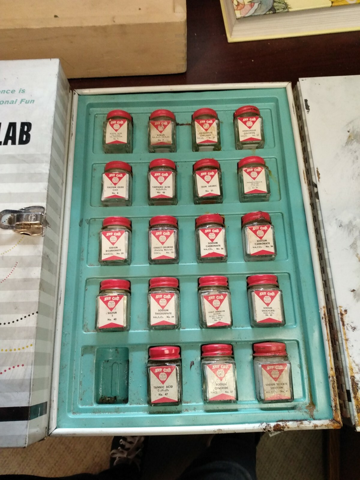 Vintage Skill Craft Chemistry Lab. (Cm)