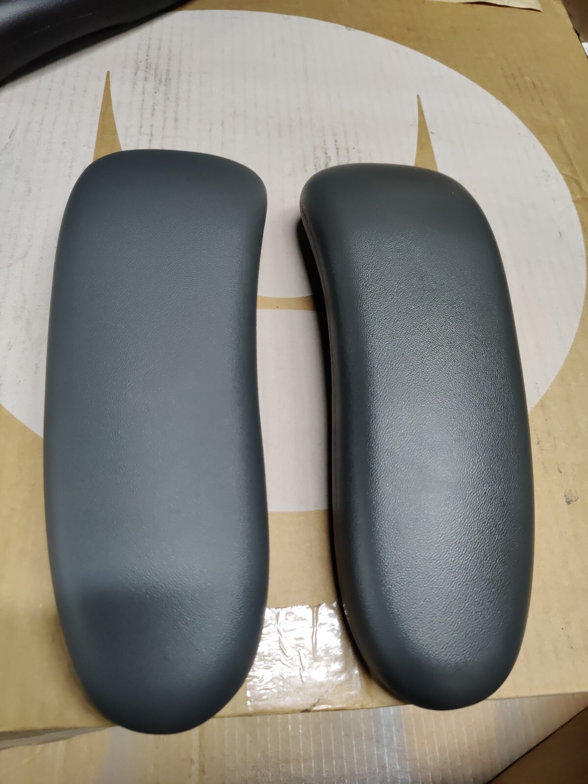 New OEM Herman Miller  Remastered Pair (L+R) Aeron Black Color Arm Pads Model