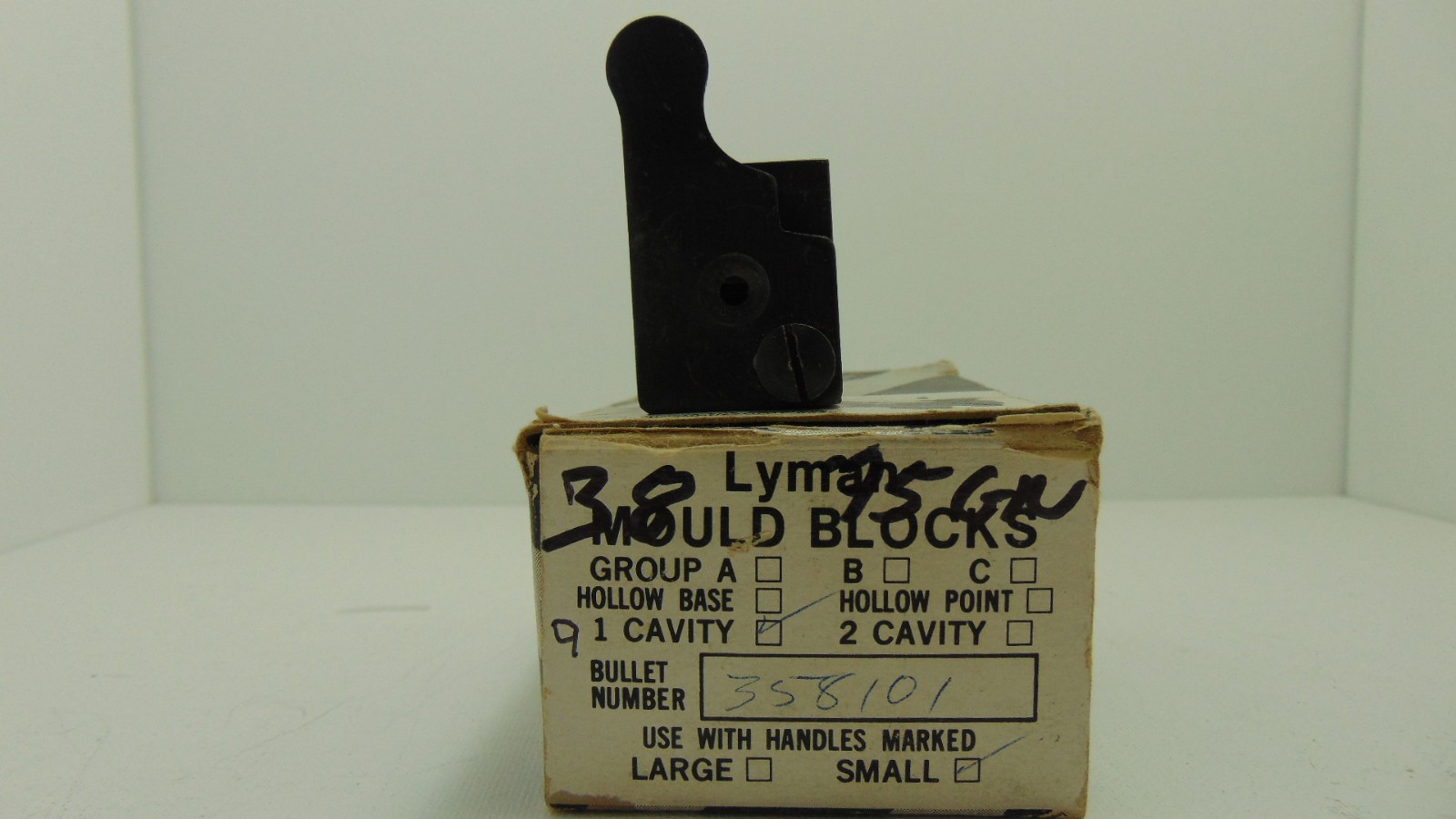 Lyman bullet mold  358311 38 357 RN 2  Cavities