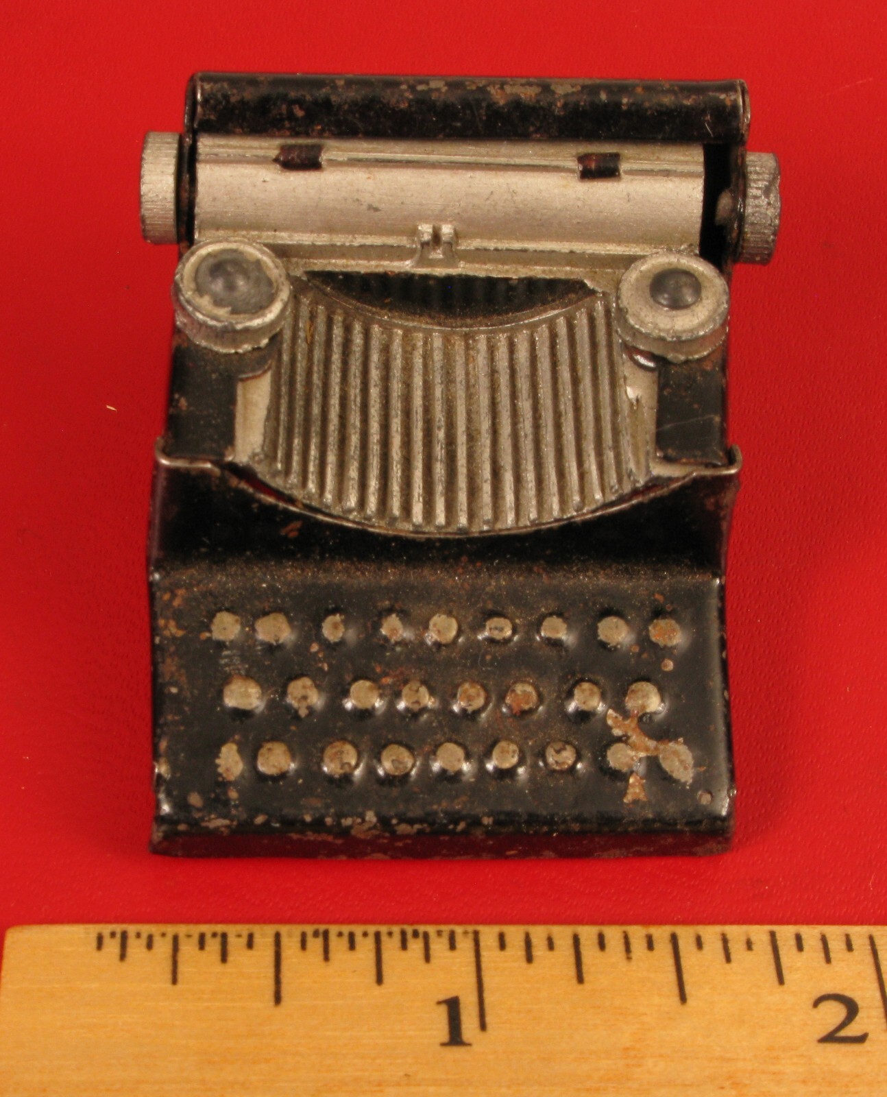 ANTIQUE PENCIL SHARPENER IN THE SHAPE OF A TYPEWRITER RARE !!